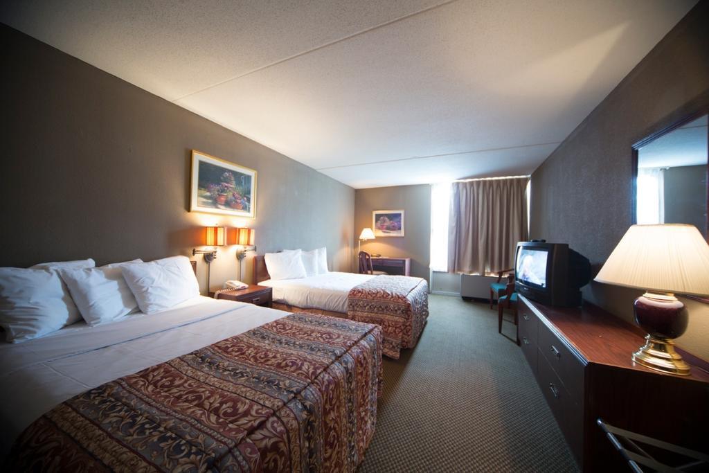 Boarders Inn And Suites - Marion Szoba fotó